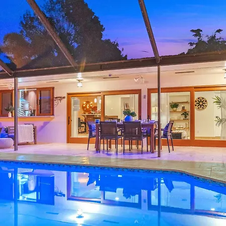 Family Beach Home With Home Theater & Heated Pool!